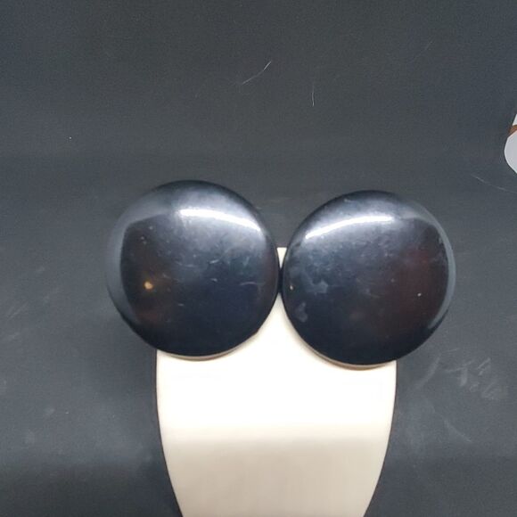 Vintage Black Round Clip On Earrings - Picture 1 of 3